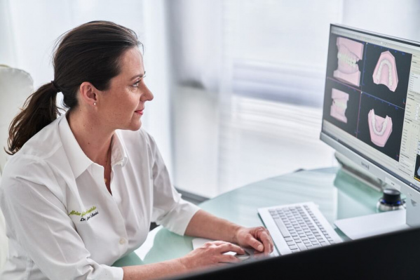 Praxis - Zahnärztin und M.Sc. Kiefer­orthopädie Dr. Eva Dürr-Collavini - Atelier für Kieferorthopädie Aichach